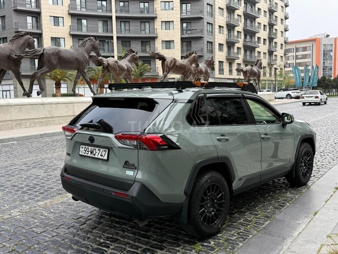 Toyota RAV4-4
