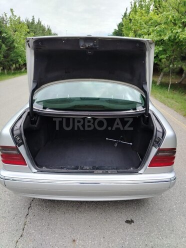 Mercedes E 220-5