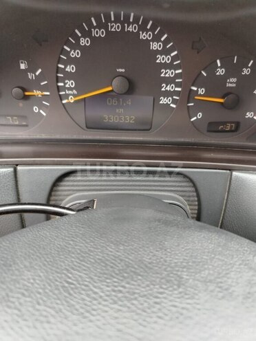 Mercedes E 220-8
