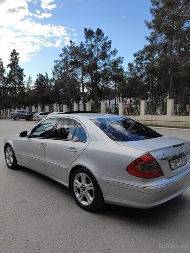 Mercedes E 220-10