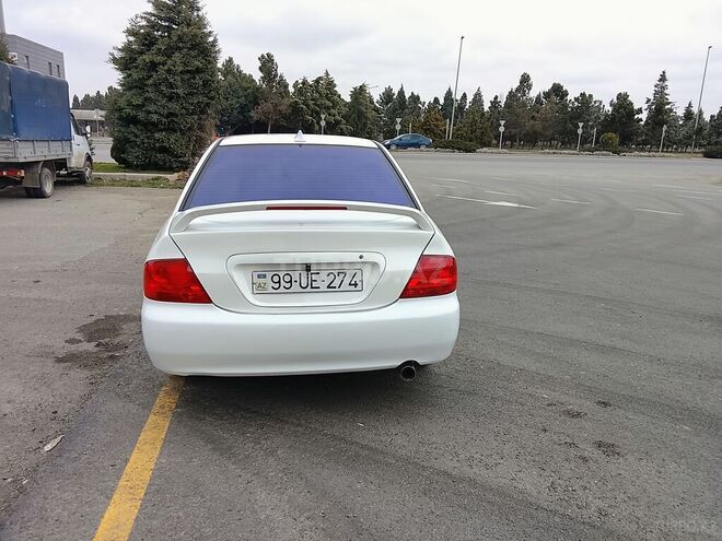 Mitsubishi Lancer-4