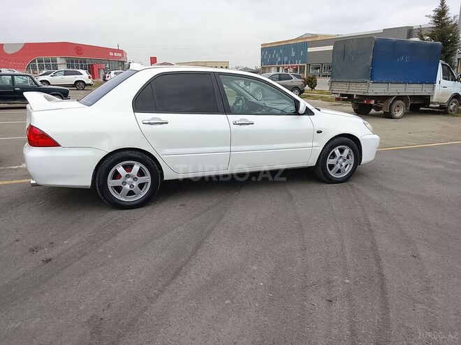 Mitsubishi Lancer-12