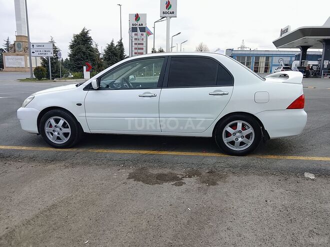 Mitsubishi Lancer-13