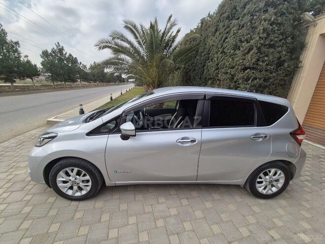 Nissan Note-5