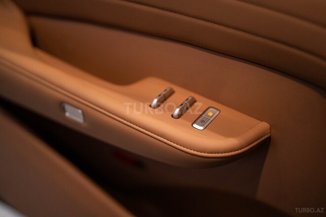 DongFeng Aeolus L8-8