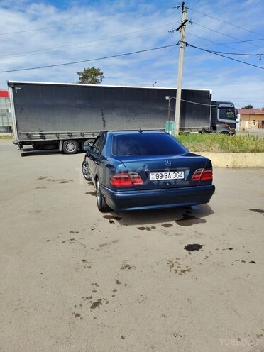 Mercedes E 220-8