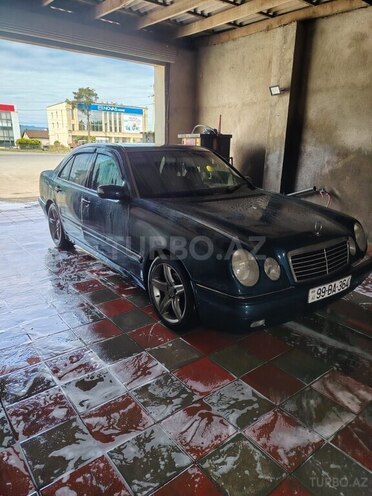 Mercedes E 220-5