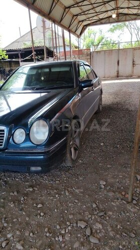 Mercedes E 220-16