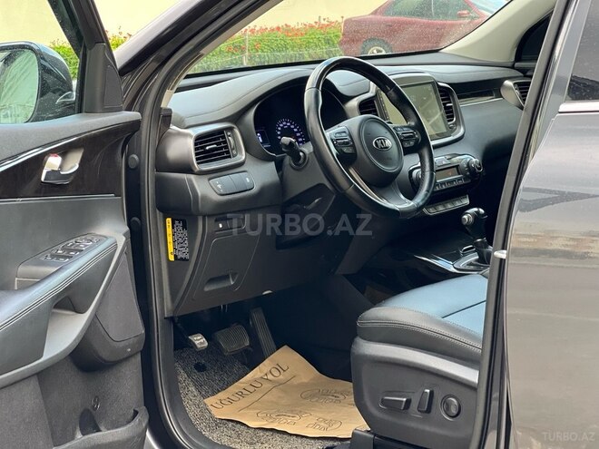 Kia Sorento-13