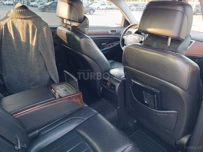 Hyundai Genesis-6