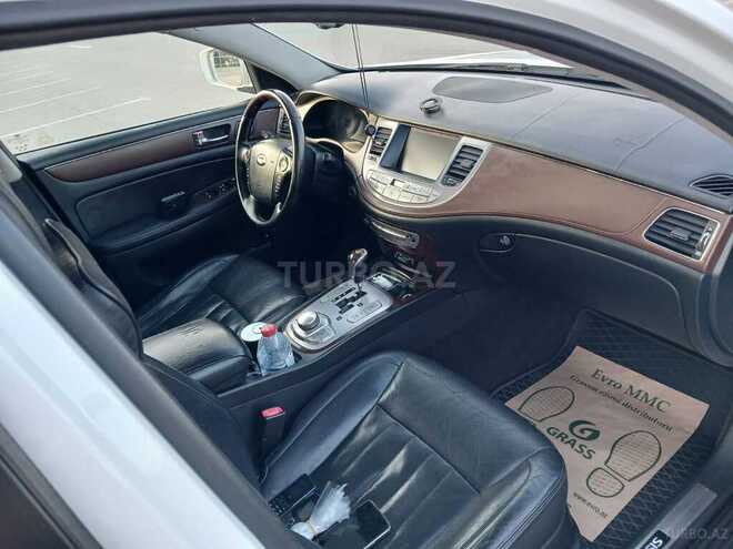 Hyundai Genesis-7