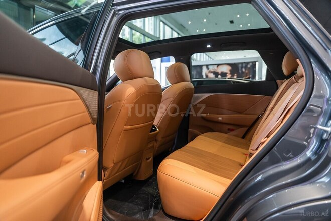 DongFeng Aeolus L8-21
