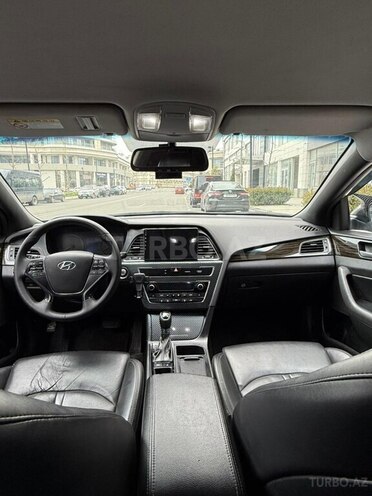Hyundai Sonata-12