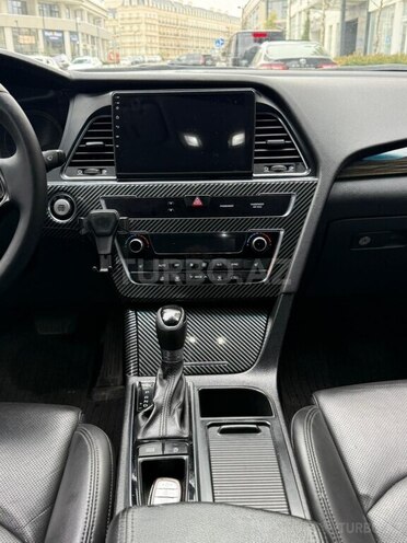 Hyundai Sonata-13