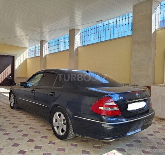 Mercedes E 240-3