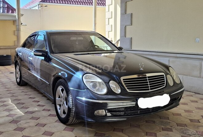 Mercedes E 240-1