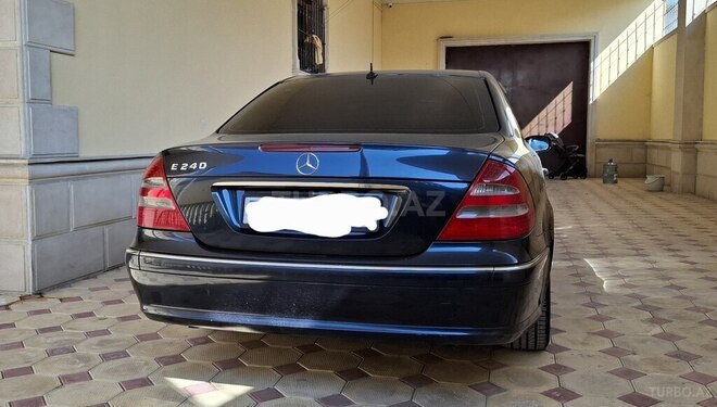 Mercedes E 240-5