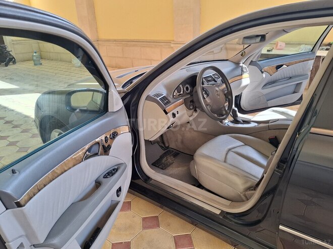 Mercedes E 240-6