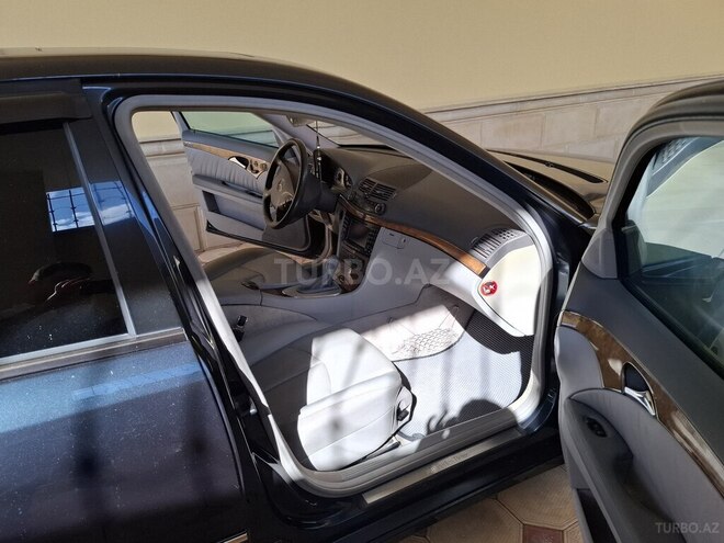 Mercedes E 240-7