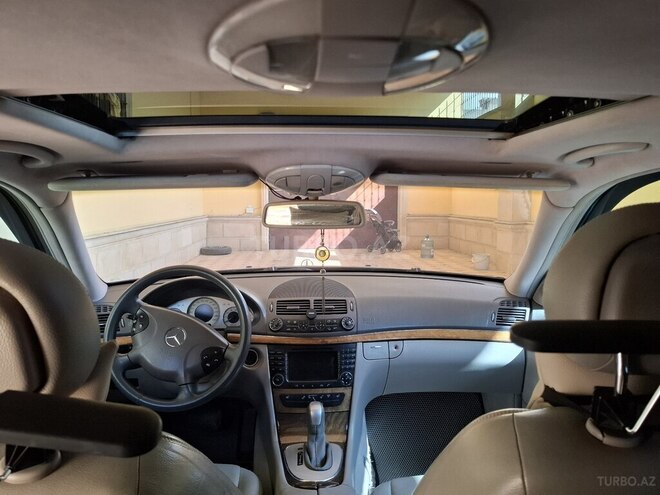 Mercedes E 240-12