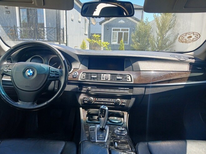 BMW 528-8