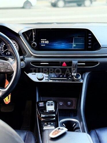 Hyundai Sonata-15
