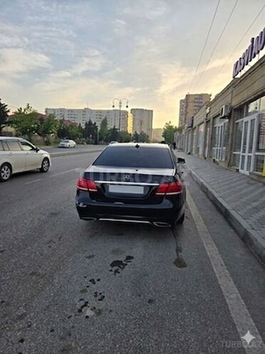 Mercedes E 220-2