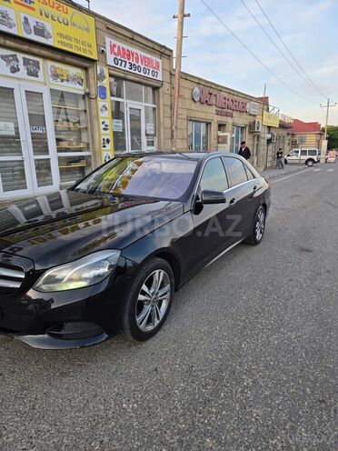 Mercedes E 220-3