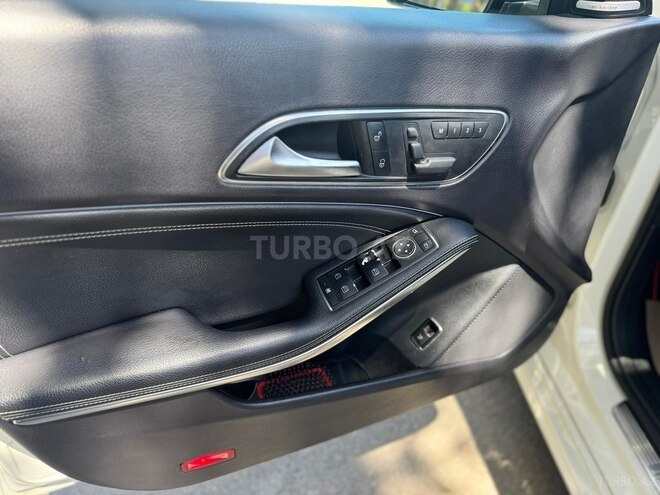 Mercedes CLA 250-12