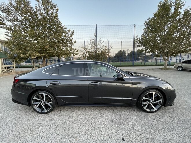 Hyundai Sonata-4