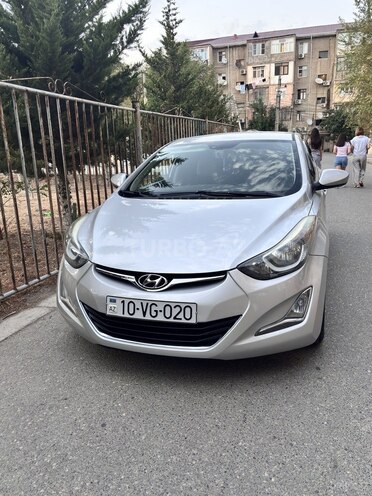 Hyundai Elantra-2