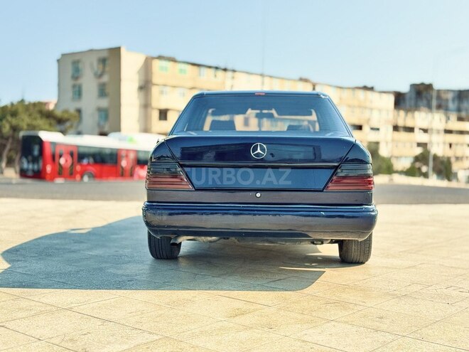 Mercedes 200 D-5