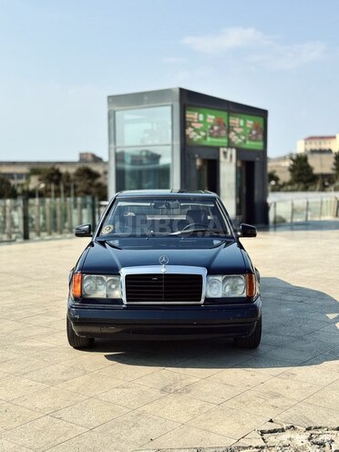Mercedes 200 D-1