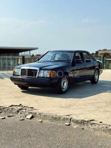 Mercedes 200 D-2