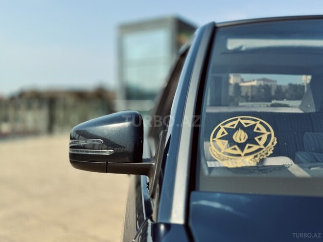 Mercedes 200 D-9