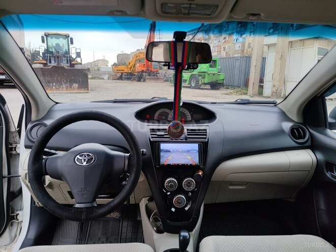 Toyota Yaris-8