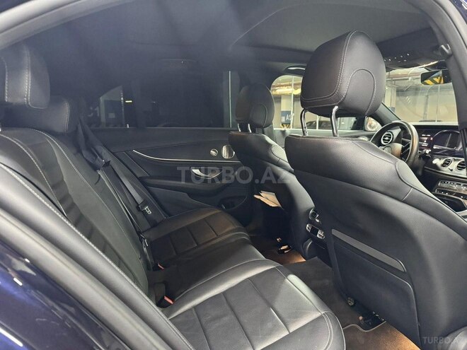 Mercedes E 300 e 4MATIC-11