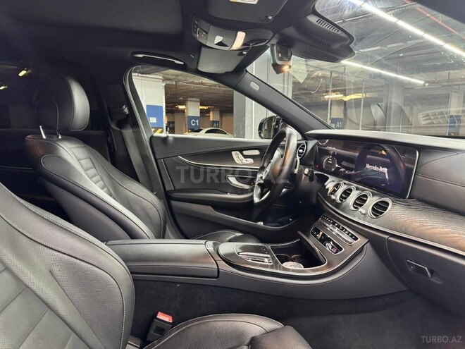Mercedes E 300 e 4MATIC-10