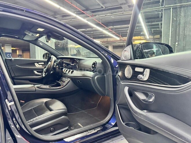 Mercedes E 300 e 4MATIC-5