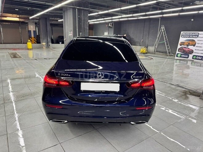 Mercedes E 300 e 4MATIC-3