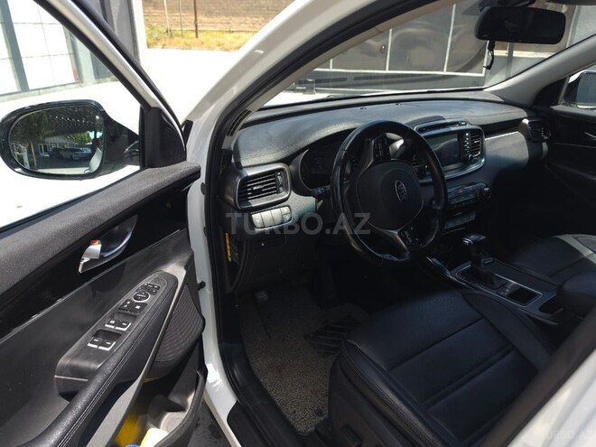 Kia Sorento-13
