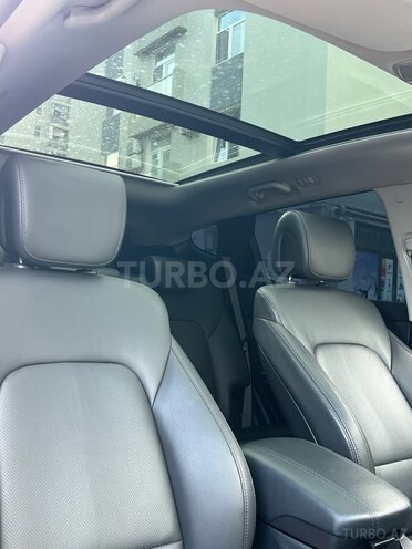 Hyundai Santa Fe-15