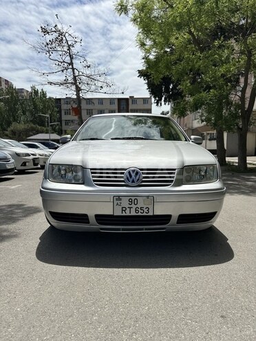 Volkswagen Jetta-1