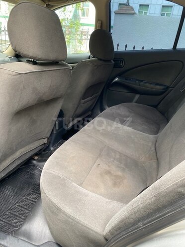 Nissan Sunny-7