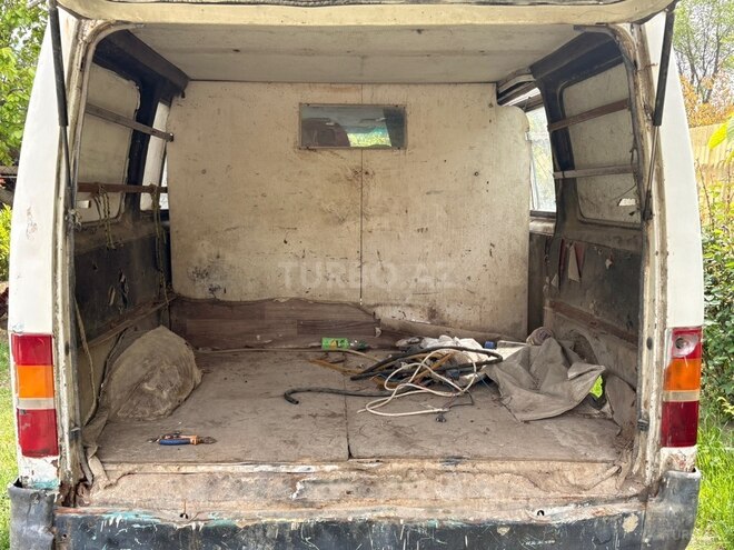 Ford Transit-3