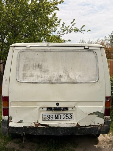 Ford Transit-2