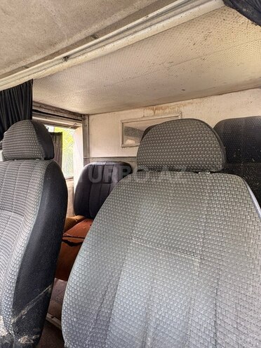 Ford Transit-8