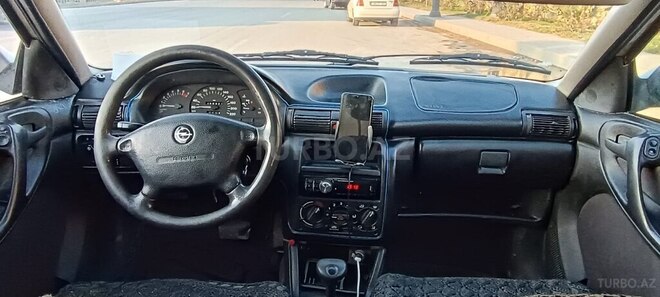 Opel Astra-10