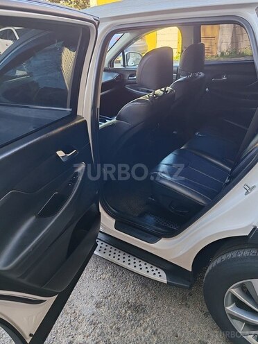 Hyundai Santa Fe-4