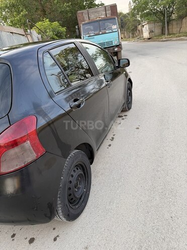 Toyota Vitz-6